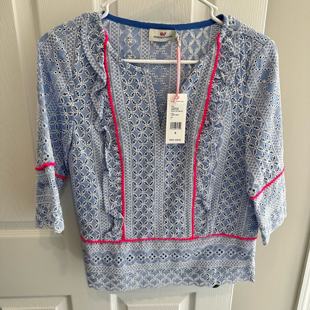 Vineyard Vines NWT Eyelet Pop Trim Top